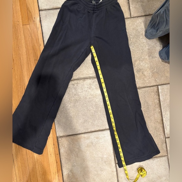 Vuori women’s flared sweat pants - Picture 4 of 4